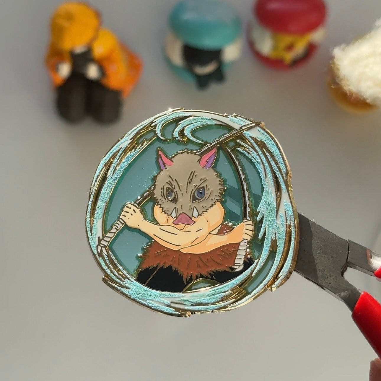 inosuke hashibara * demon slayer enamel pin [glow in dark]