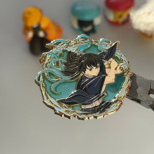 muichiro tokito * demon slayer enamel pin [glow in dark]